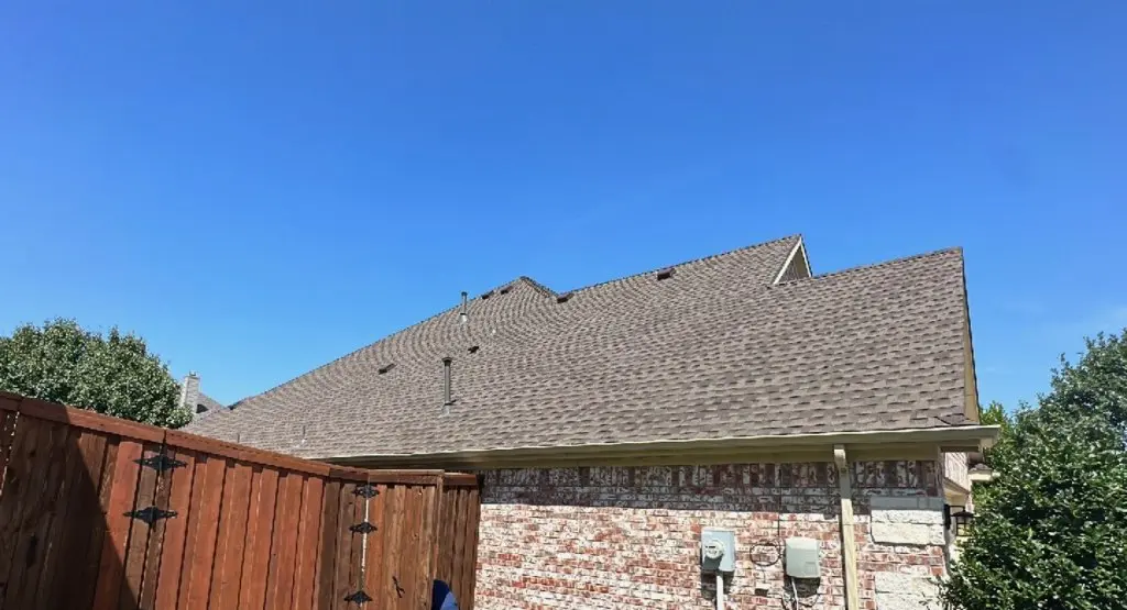 Completed roof replacement project in Guthrie